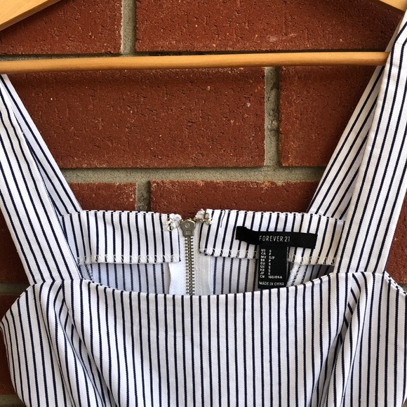 body hugging summer dress - Picture 2 of 3